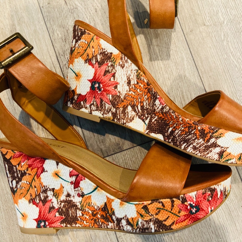 Nine West Ankle wedges